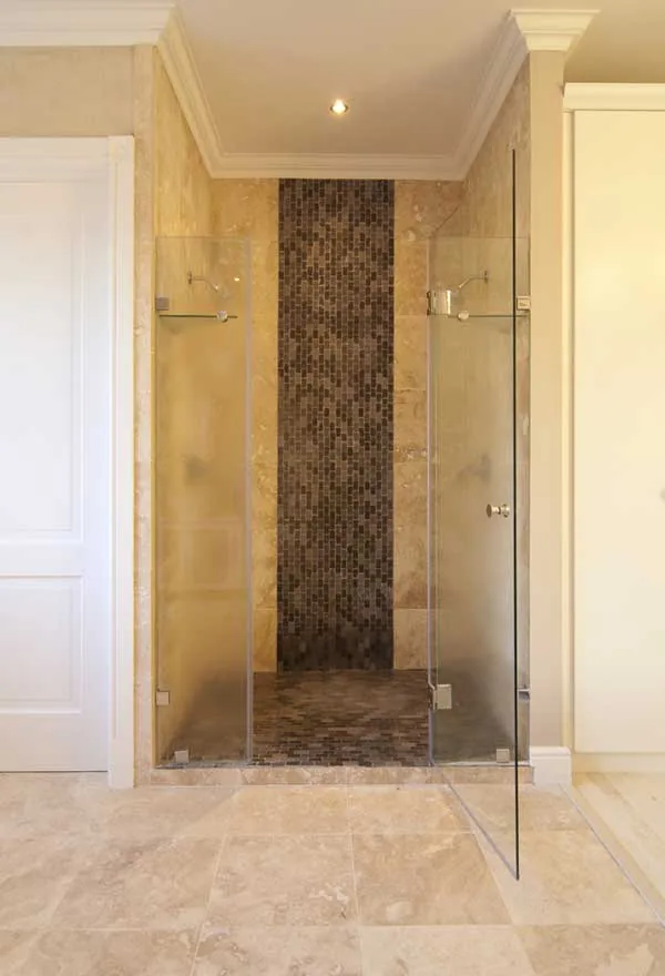 Feature tiling detail