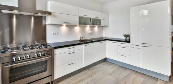 Modern kitchen with tiled splashback